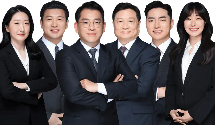 정장 입은 사람들 그룹