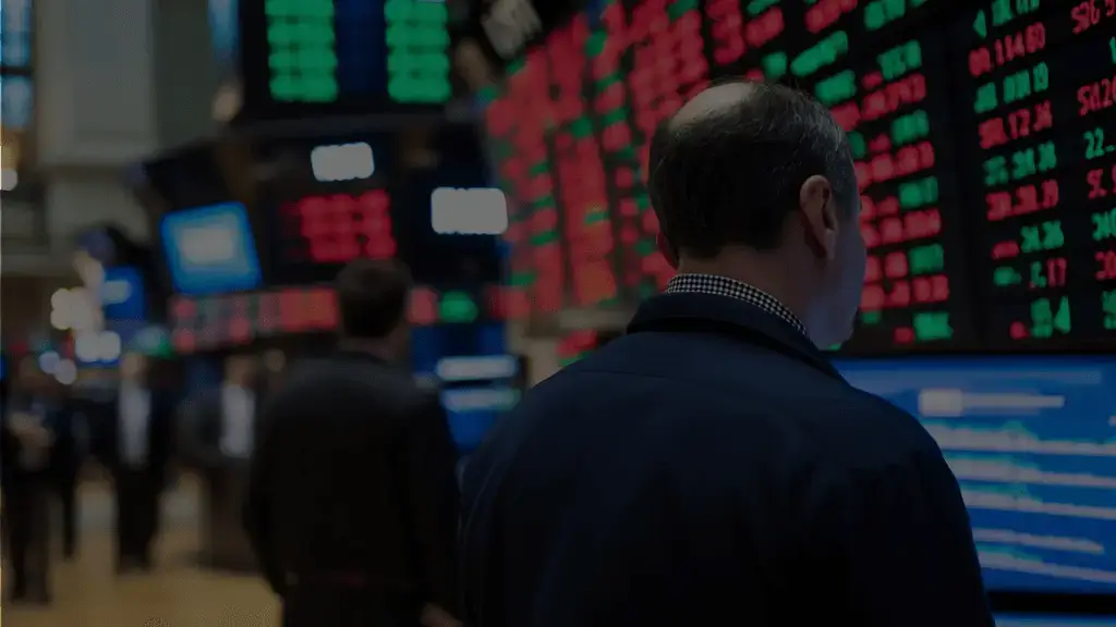 주식 시장의 거래자들 모습